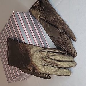 NWOT Gold Leather Gloves